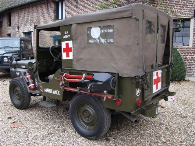 1961 Jeep DJ3A Willys –  Ambulance