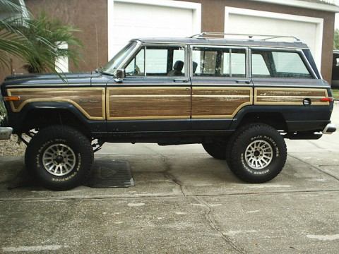 1988 Jeep Grand Wagoneer 35″ TIRES. for sale