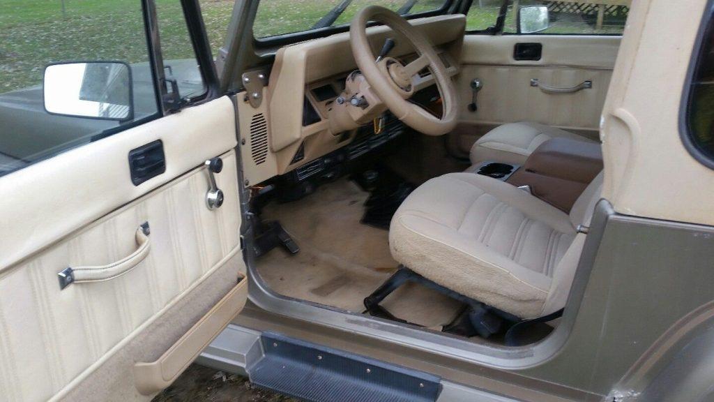 1989 Jeep Wrangler YJ Laredo