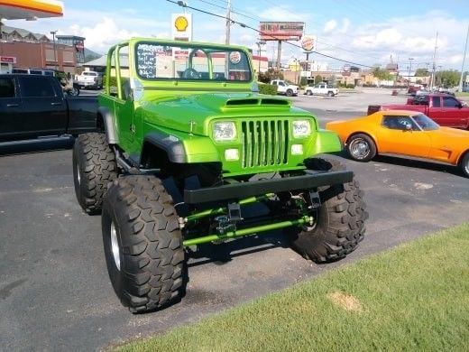 1992 Jeep YJ  LIME Green 4X4 Frame OFF Restoration Coyote ENGIN