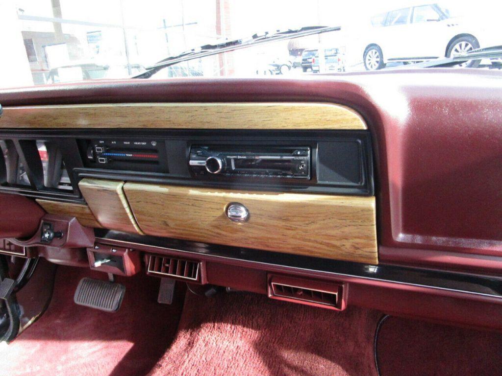 1990 Jeep Grand Wagoneer