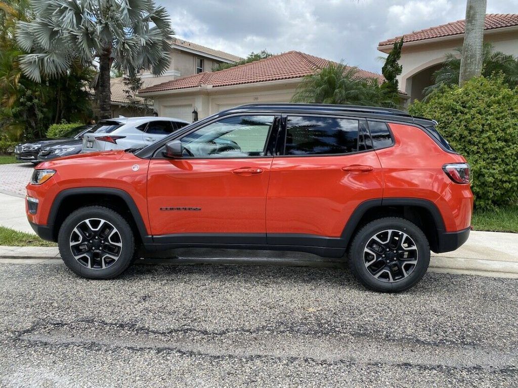 2018 Jeep Compass Trailhawk, 4×4 *LOW MILES!