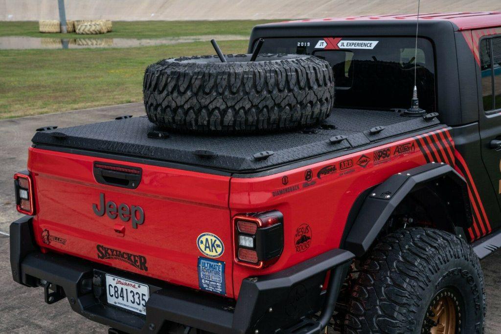 2020 Jeep Gladiator Rubicon 40″ tires.