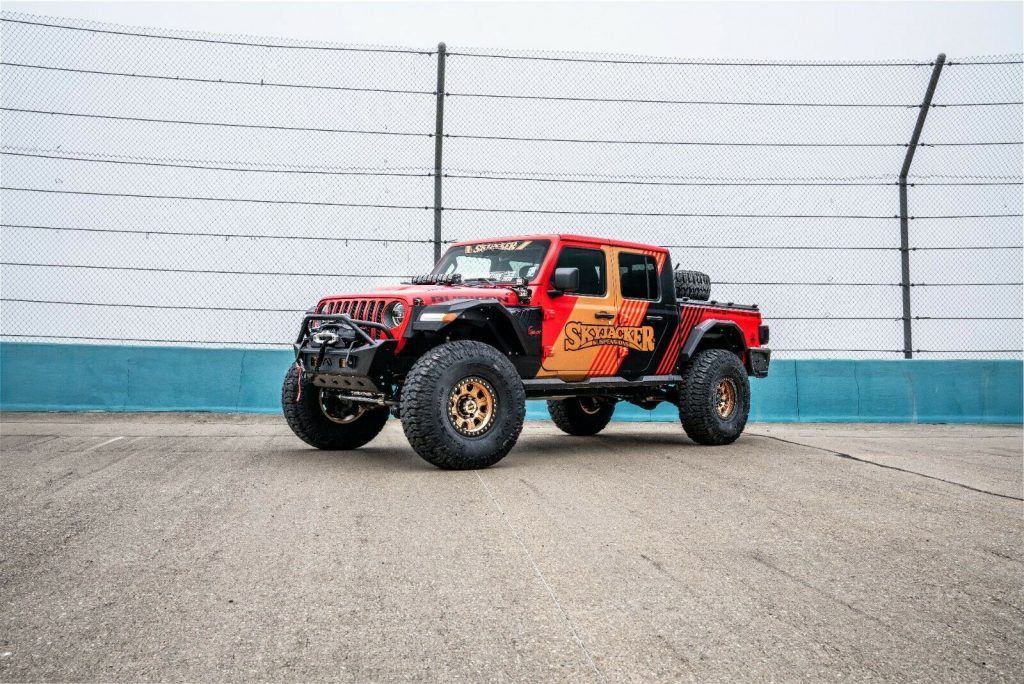 2020 Jeep Gladiator Rubicon 40″ tires.