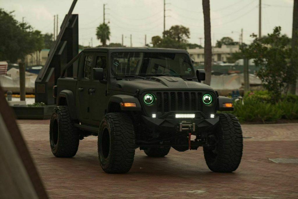 2022 Jeep Gladiator Overland 4×4 4dr Crew Cab 5.0 ft. SB