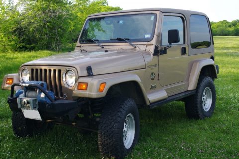 1999 Jeep Wrangler Sahara zu verkaufen