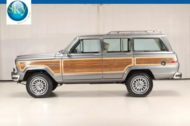 1990 Jeep Wagoneer 4WD for sale