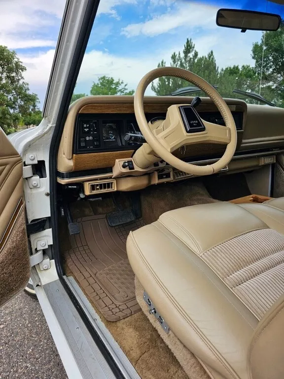 1991 Jeep Wagoneer 4dr 4WD SUV