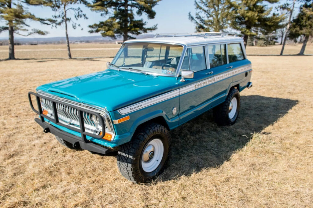 1987 Jeep Grand Wagoneer –