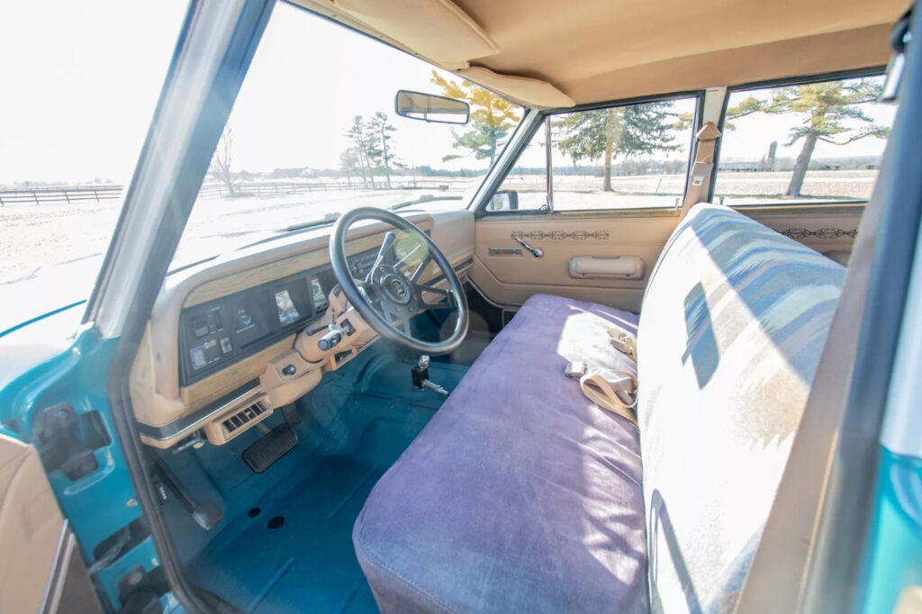 1987 Jeep Grand Wagoneer –