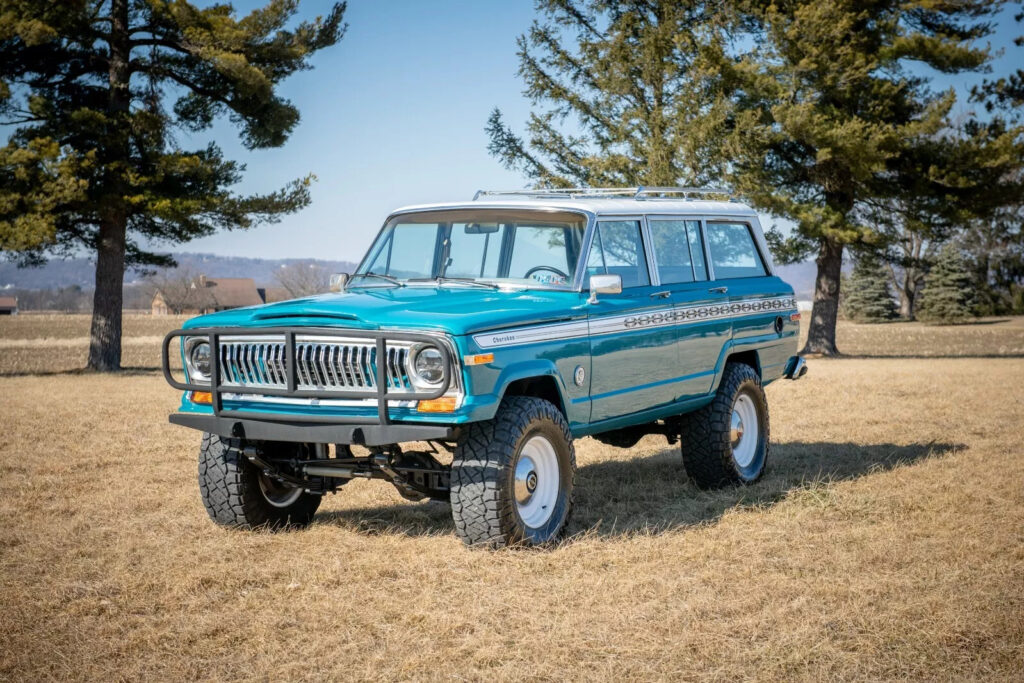 1987 Jeep Grand Wagoneer –