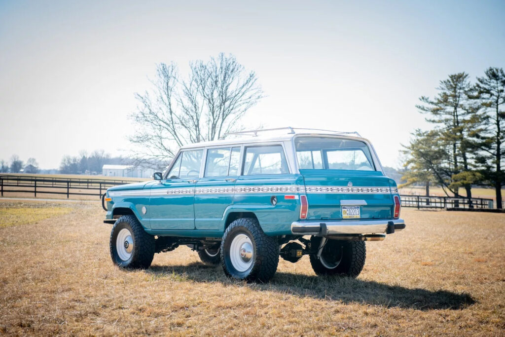 1987 Jeep Grand Wagoneer –