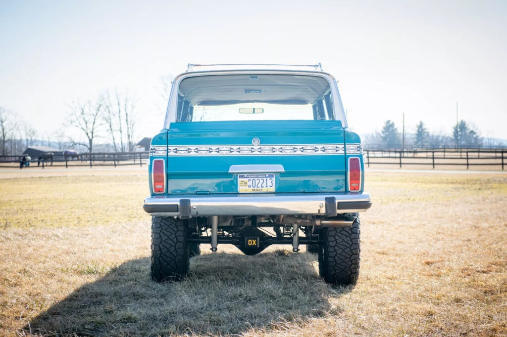 1987 Jeep Grand Wagoneer –