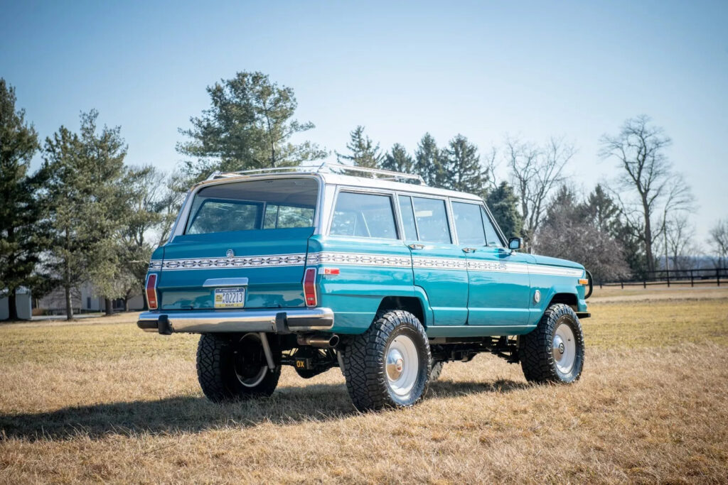 1987 Jeep Grand Wagoneer –