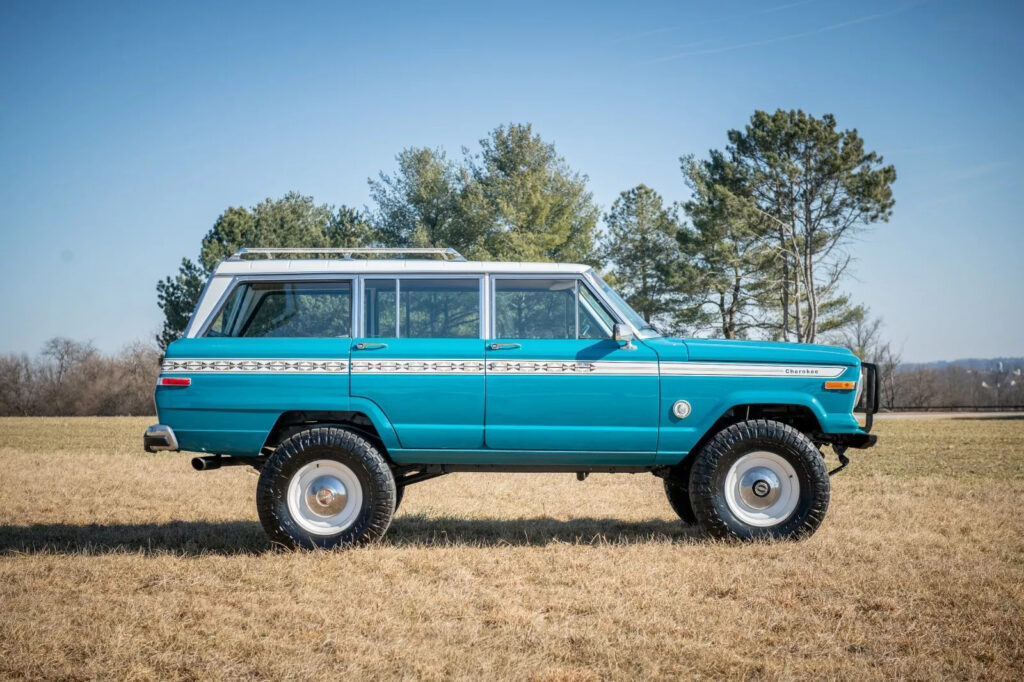 1987 Jeep Grand Wagoneer –