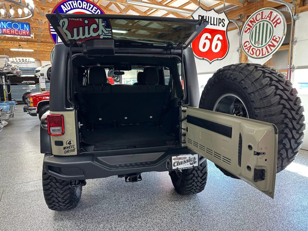 2018 Jeep Wrangler Unlimited Sport 4×4 Lifted 1 Owner Only 32,660 Orig Miles!