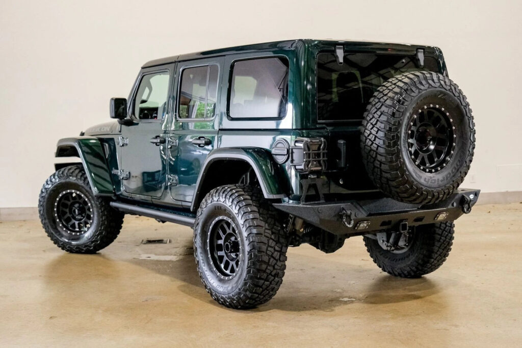 2020 Jeep Wrangler Unlimited Rubicon 392 HEMI CONV 4X4, Bumpers,led’s