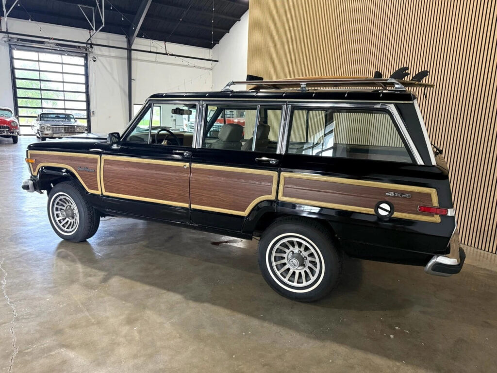 1989 Jeep Wagoneer 4WD