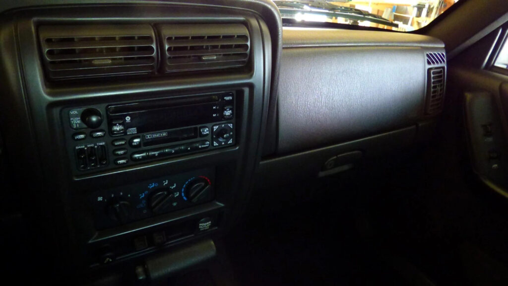 1999 Jeep Cherokee Sport