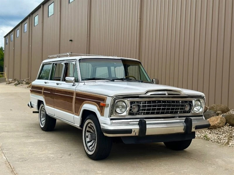 1984 Jeep Grand Wagoneer 4dr