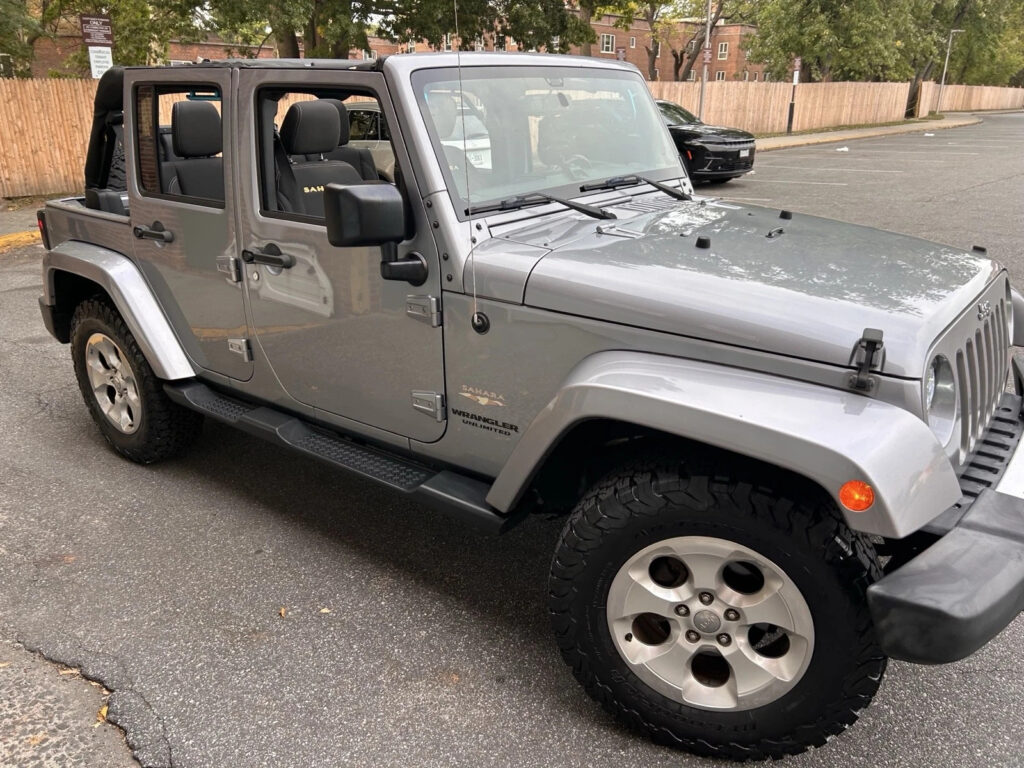 2015 Jeep Wrangler Unlimited Sahara1 Owner 4×4 6 Speed Trans clean Carfax