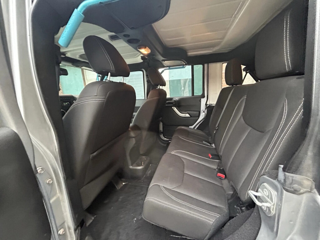 2015 Jeep Wrangler Unlimited Sahara1 Owner 4×4 6 Speed Trans clean Carfax