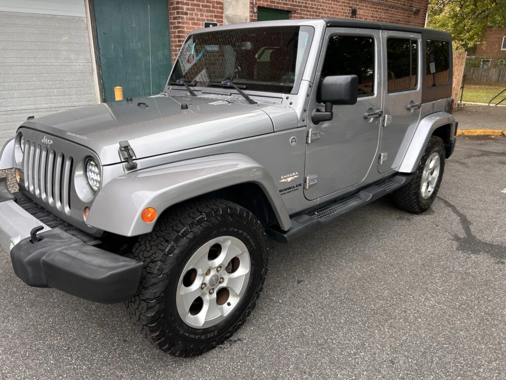2015 Jeep Wrangler Unlimited Sahara1 Owner 4×4 6 Speed Trans clean Carfax