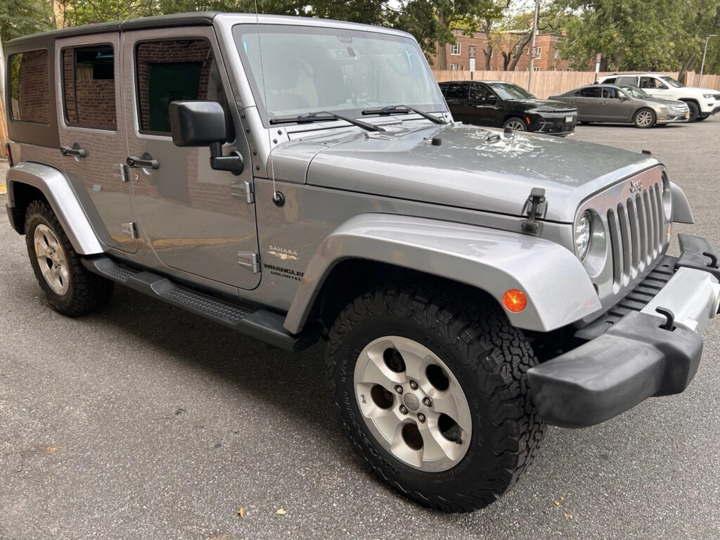 2015 Jeep Wrangler Unlimited Sahara1 Owner 4×4 6 Speed Trans clean Carfax