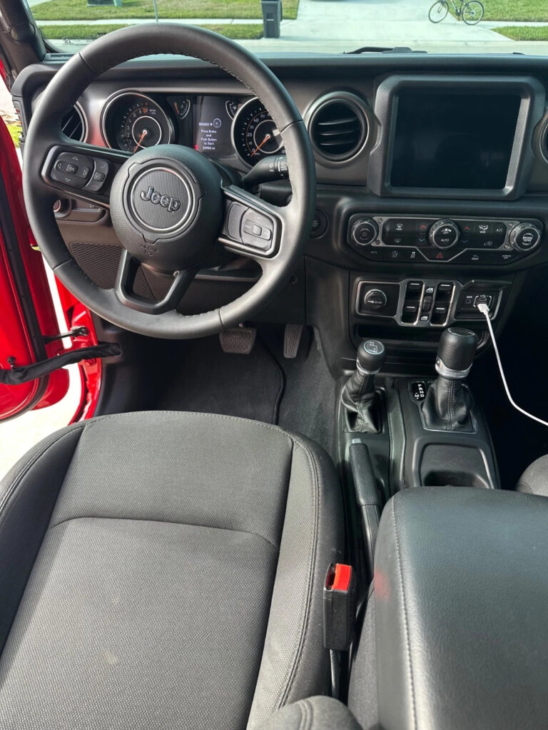 2023 Jeep Gladiator Sport