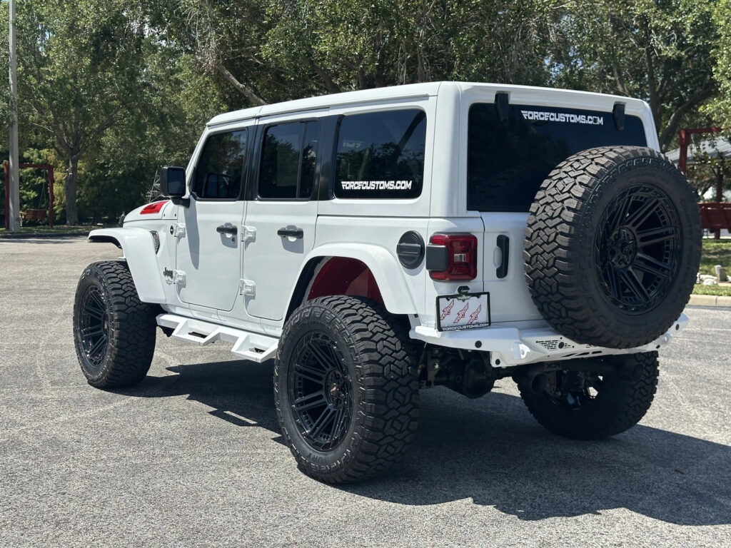 2025 Jeep Wrangler Custom Sahara