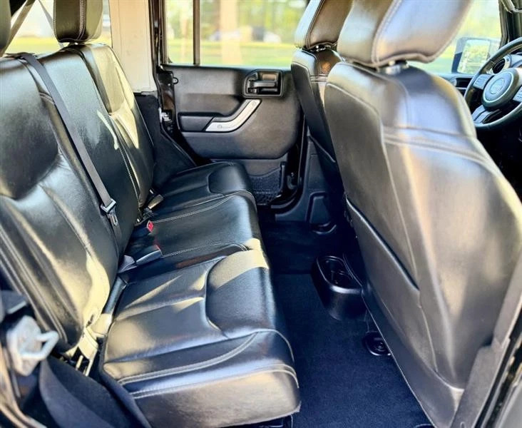 2016 Jeep Wrangler Unlimited Sahara 4WD