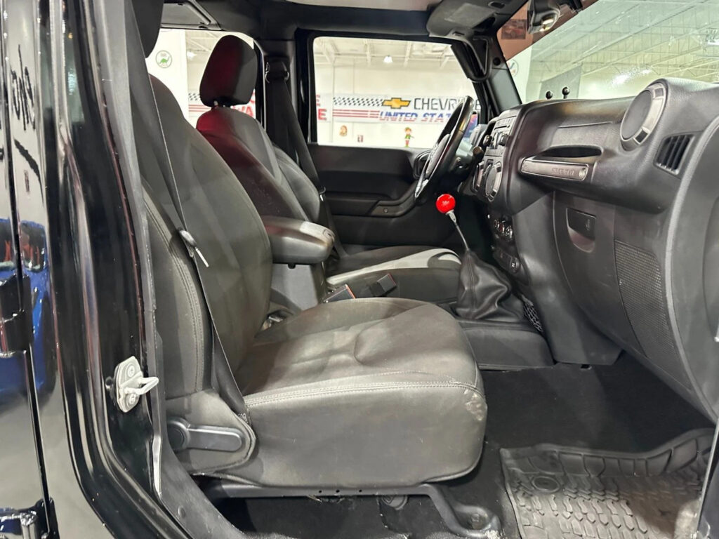 2016 Jeep Wrangler Unlimited Sport 23S Package, XRC Bumpers, 4″ Lift, 17″on35’s