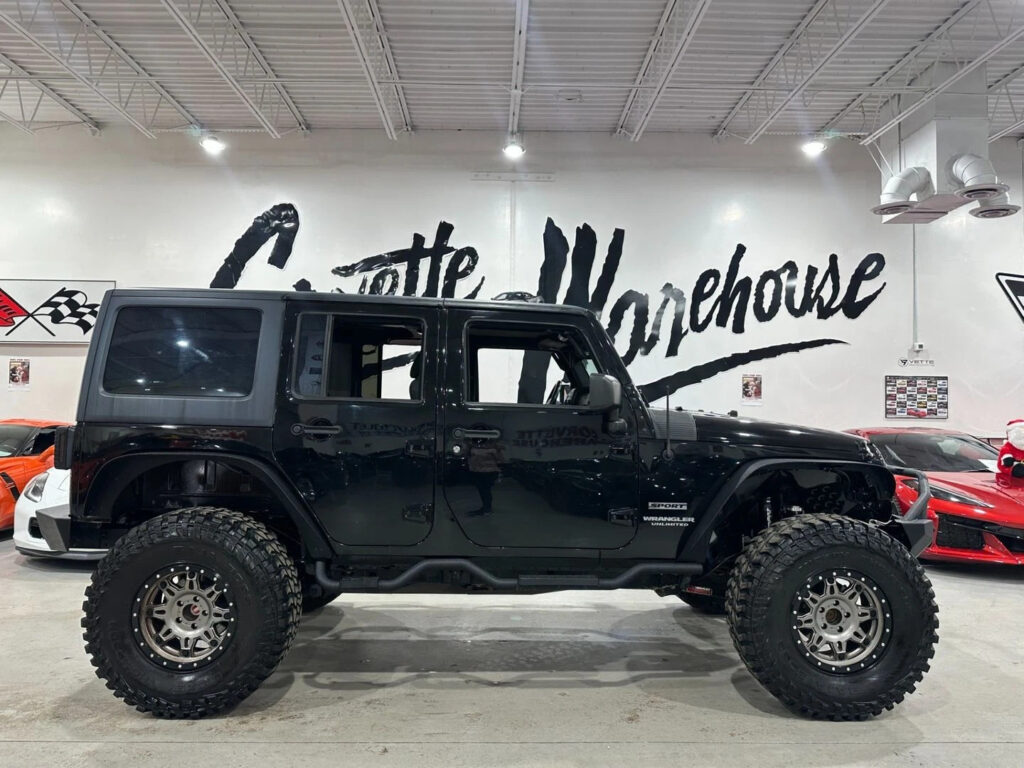 2016 Jeep Wrangler Unlimited Sport 23S Package, XRC Bumpers, 4″ Lift, 17″on35’s