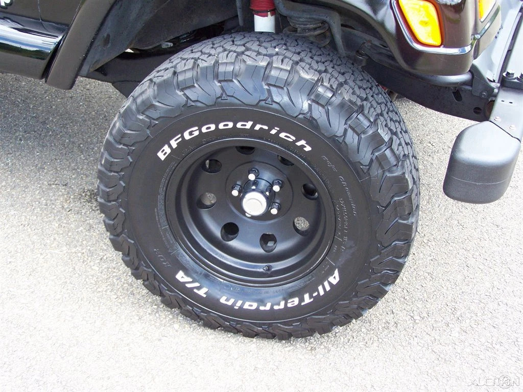 1999 Jeep Wrangler 74k Sahara 5-Speed A/C H.O 4.0L Inline 6CYL 4WD Utility SUV