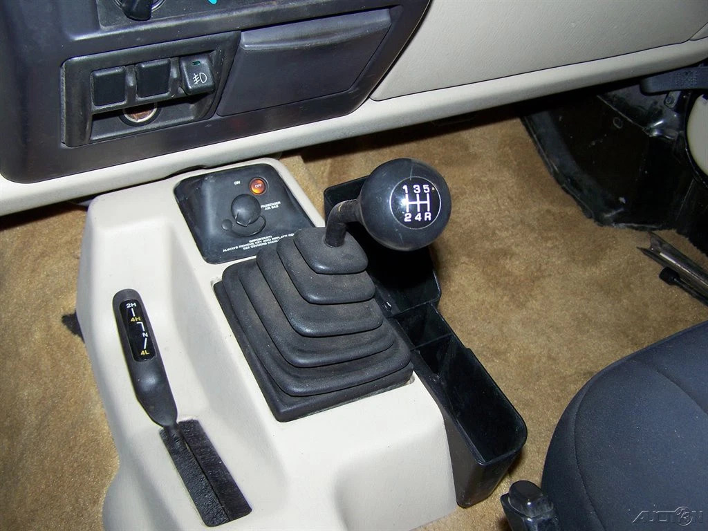 1999 Jeep Wrangler 74k Sahara 5-Speed A/C H.O 4.0L Inline 6CYL 4WD Utility SUV