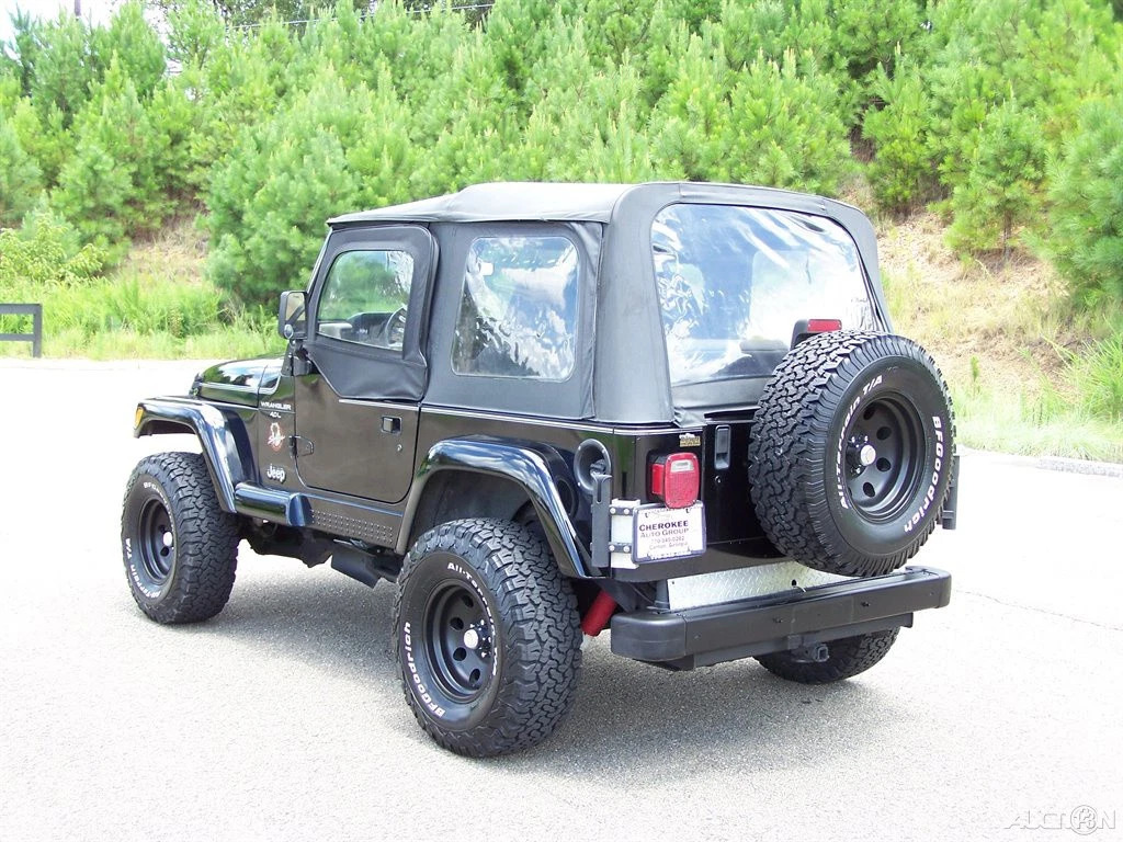 1999 Jeep Wrangler 74k Sahara 5-Speed A/C H.O 4.0L Inline 6CYL 4WD Utility SUV