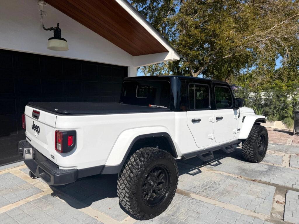 2022 Jeep Gladiator Rocky Ridge Package 4X4 Loaded!!