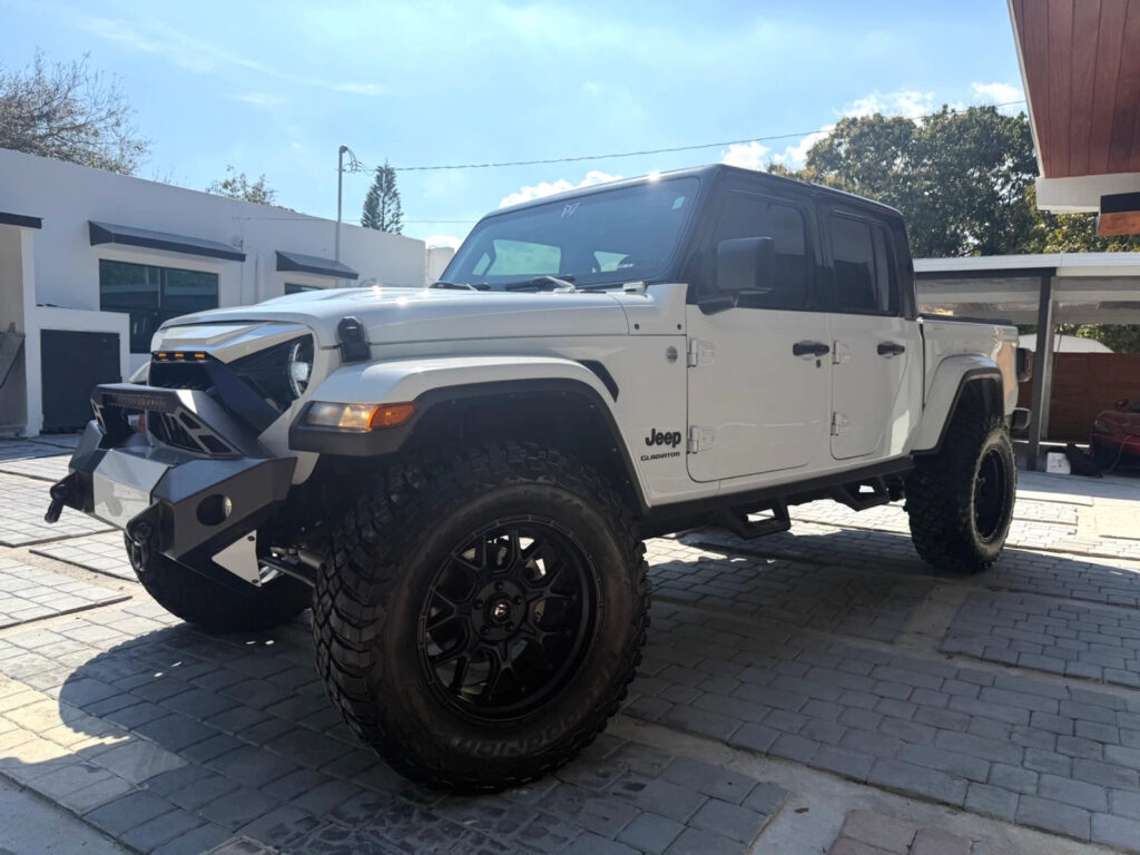 2022 Jeep Gladiator Rocky Ridge Package 4X4 Loaded!!