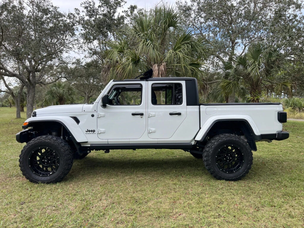 2024 Jeep Gladiator Sport S