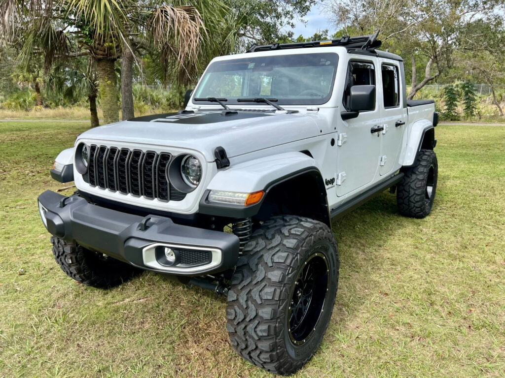 2024 Jeep Gladiator Sport S