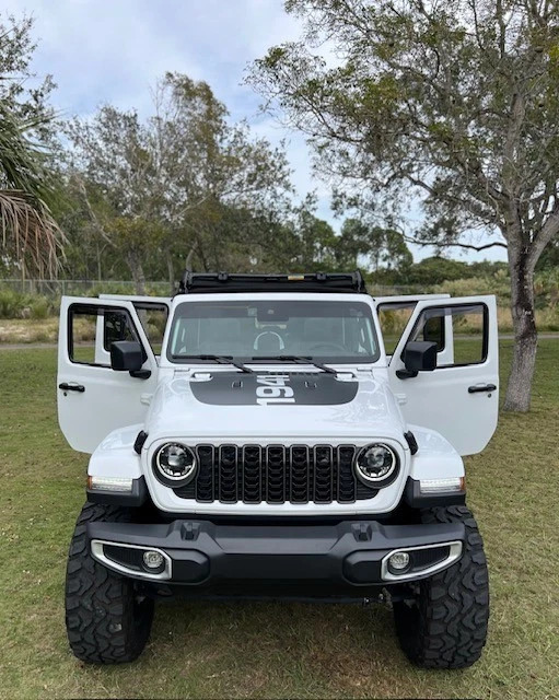 2024 Jeep Gladiator Sport S