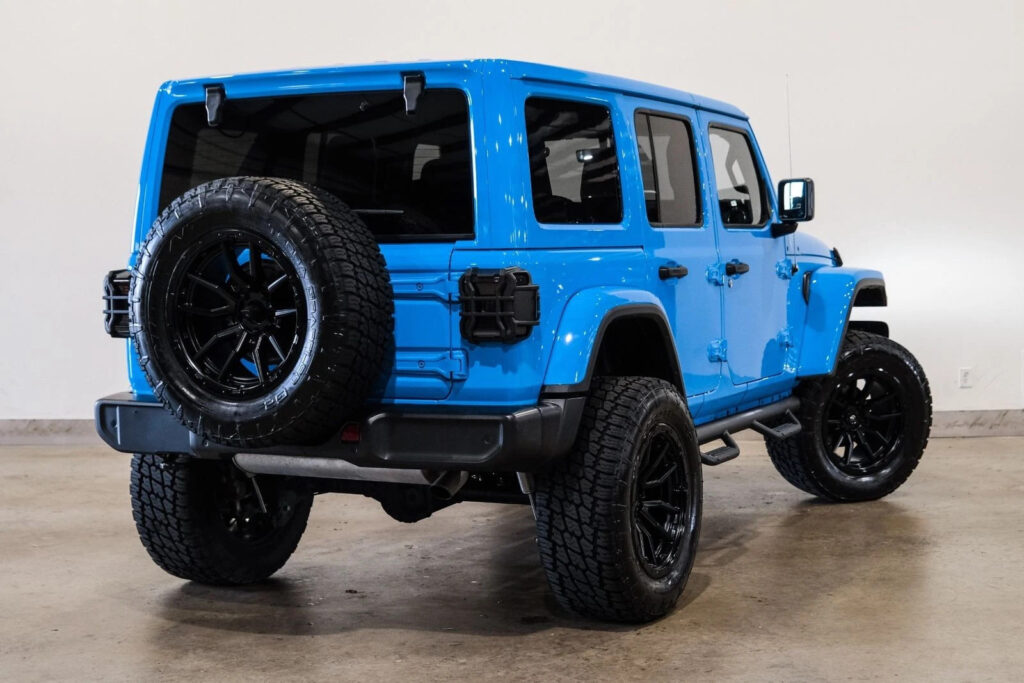 2021 Jeep Wrangler Unlimited Sahara 4X4, Lifted, Hardtop, Only 15k