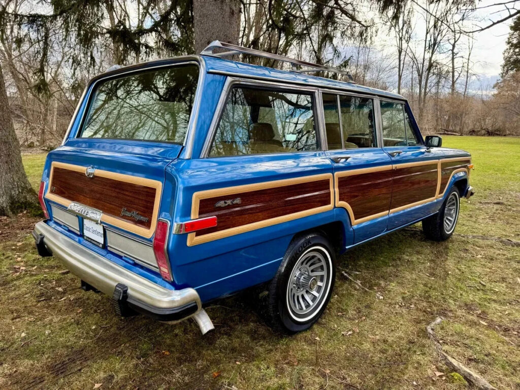 1988 Jeep Wagoneer Grand by Classic Gentleman