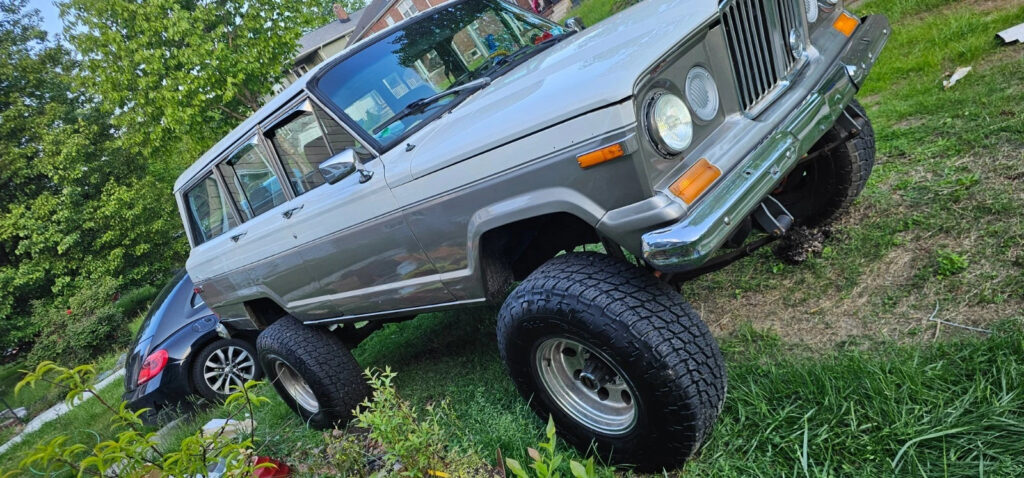 1985 Jeep Wagoneer