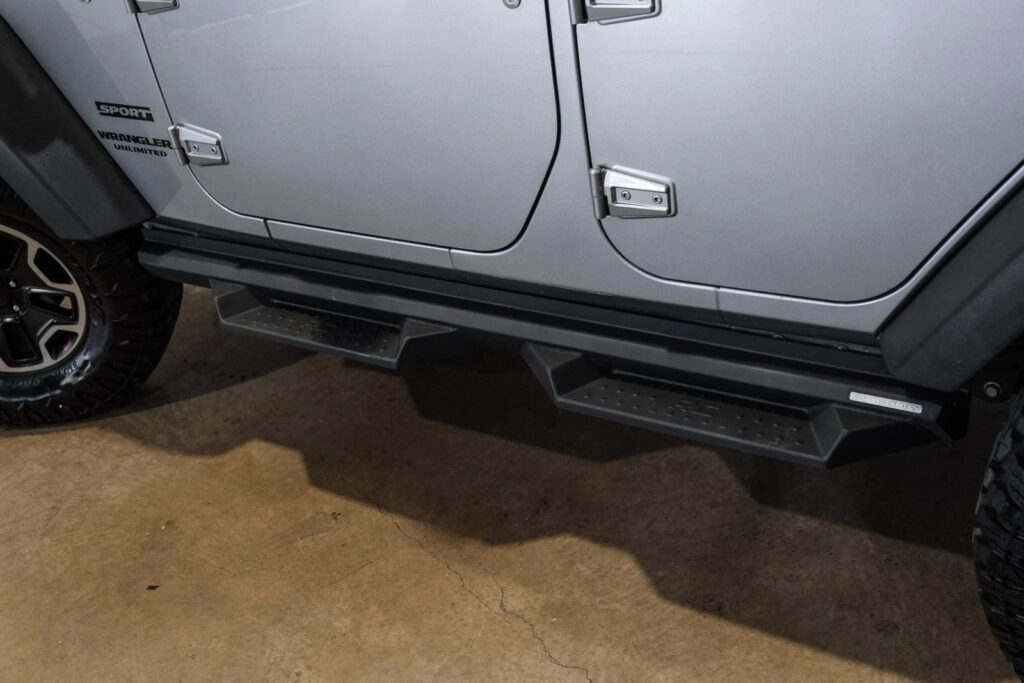 2015 Jeep Wrangler Unlimited Sport 4X4 Lifted, Bumpers, Leds. 90K