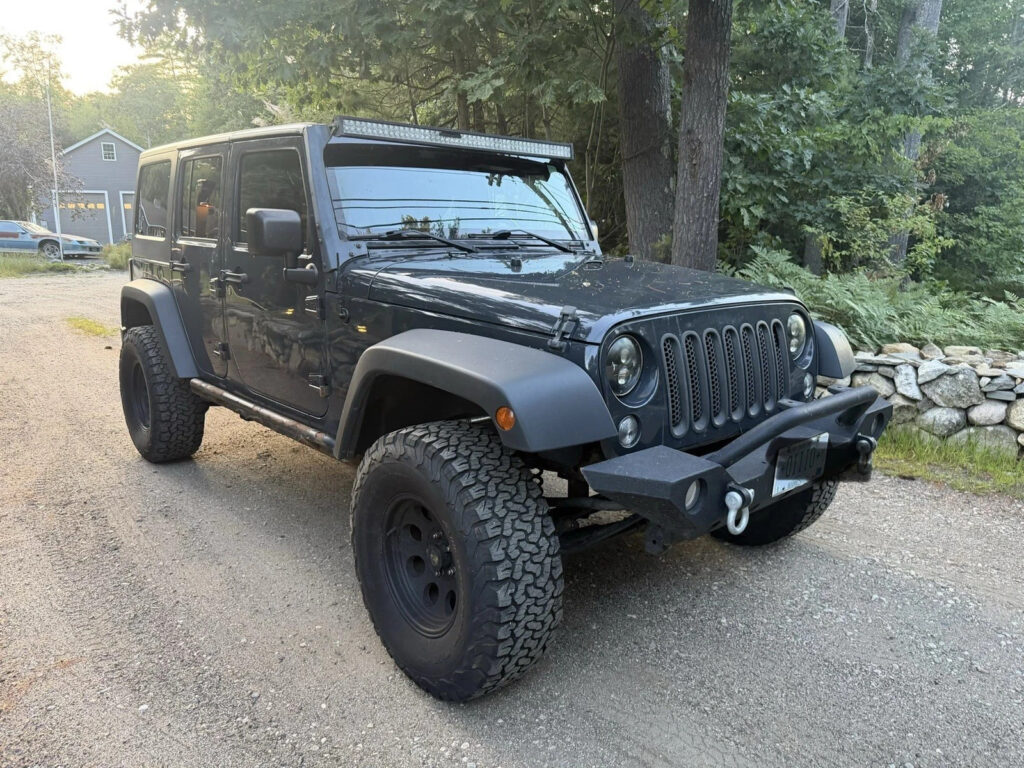 2016 Jeep Wrangler Sport