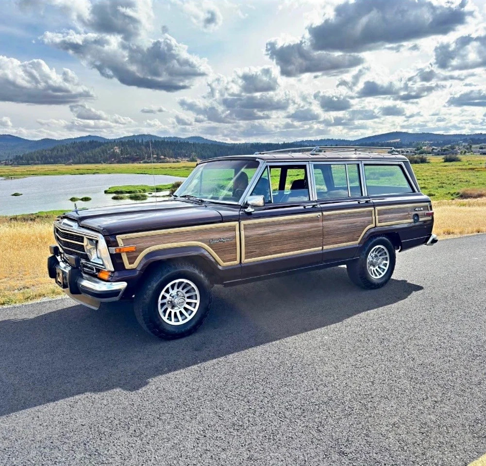 1990 Jeep Grand Wagoneer