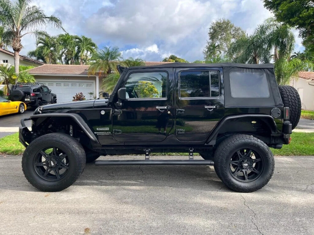 2014 Jeep Wrangler Unlimited 4 DR, , 32K Mi, 10K in Upgrades, 3.6L V6